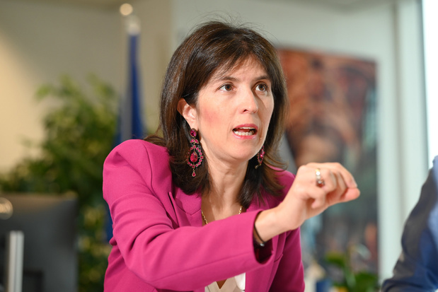 Alexia Bertrand: "Riziv-begroting kan wachten"