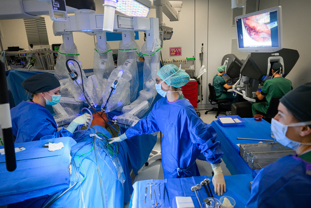 UZ Leuven investeert in vier nieuwe operatierobots