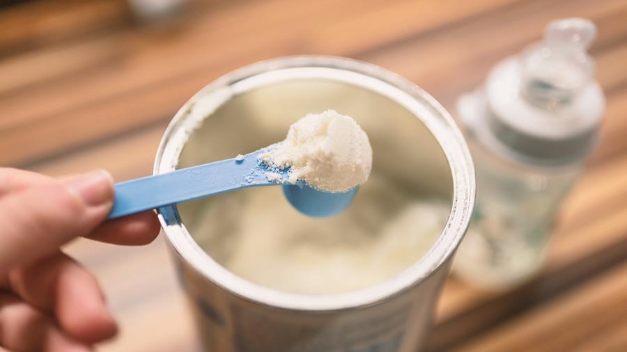 Babymelkschandaal: tot 75 keer meer cereulide in bereide melk