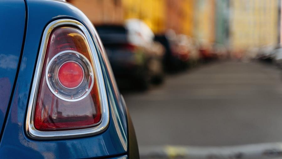 Overgangsmaatregel voor beoordeling autolichten loopt af op 30 september