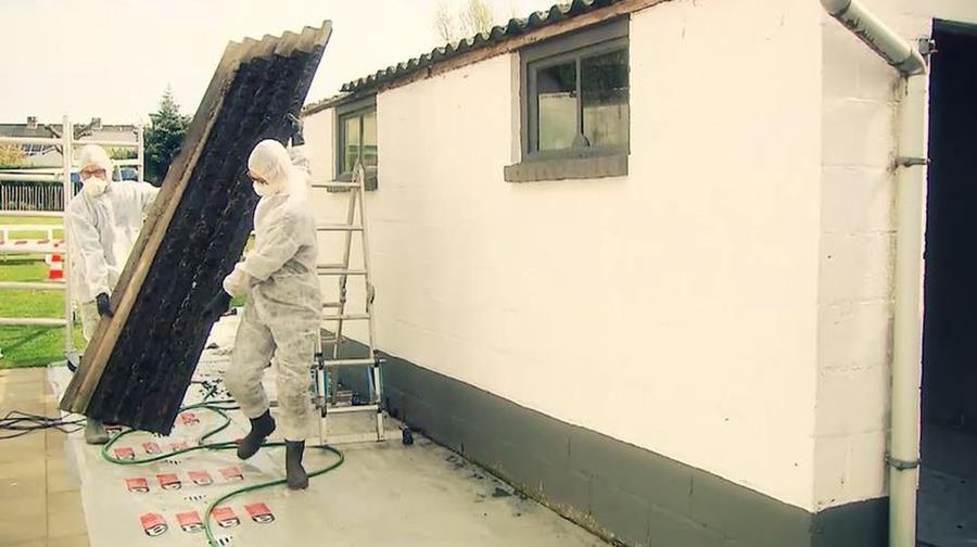 Désamianter lors d’une rénovation: que pouvez-vous faire vous-même?